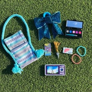 Joss’ Accessories (American Girl doll)